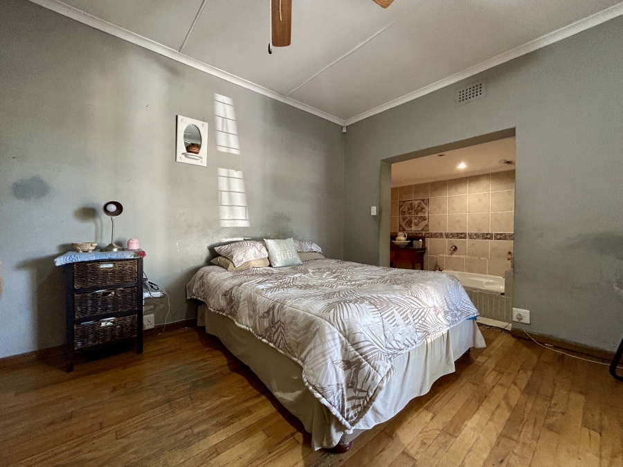 2 Bedroom Property for Sale in Fairfield Estate Western Cape